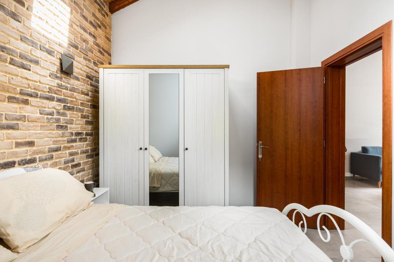 Eloise Apartments Agios Matthaios  ภายนอก รูปภาพ