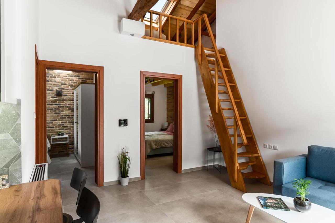 Eloise Apartments Agios Matthaios  ภายนอก รูปภาพ