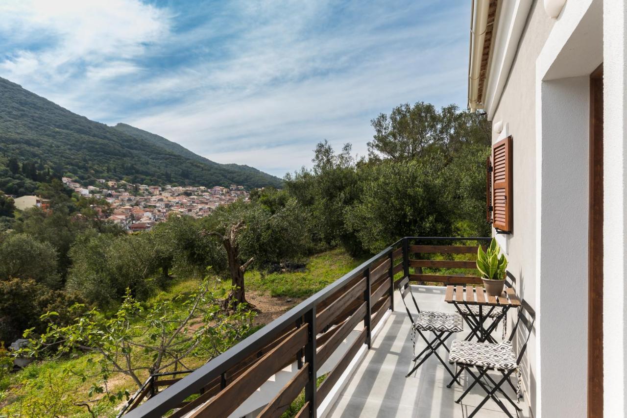 Eloise Apartments Agios Matthaios  ภายนอก รูปภาพ